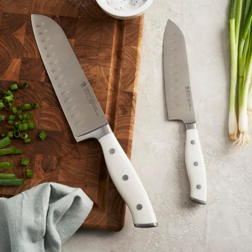 Vista 5 de HENCKELS Forged Accent Razor-Sharp - Juego de cuchillos Santoku de 2 piezas, mango blanco, ingeniería alemana respaldada por más de 100 años