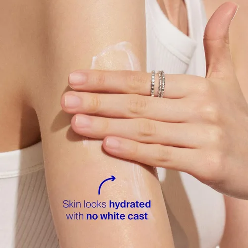 Vista 6 de Supergoop! PLAY Everyday Lotion SPF 50 - Protector solar de amplio espectro para cuerpo y cara para pieles sensibles, ideal para días activos