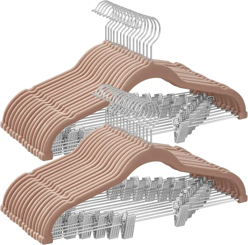 Vista 12 de SONGMICS Paquete de 30 perchas para pantalones, perchas de terciopelo de 16.7 pulgadas de largo con clips ajustables, resistentes y antideslizantes