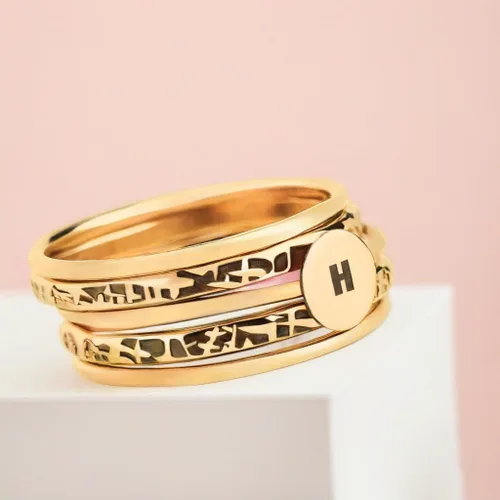Vista 4 de Melanie Golden Jewelry Initial Stacking Rings Set Of 5 In Gold, Silver, Or Rose Gold Personalized Custom Letter Monogram Stackable Family Ring