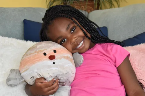 Vista 3 de Celestial Buddies Jupiter Buddy Peluche suave de 12 pulgadas, características bordadas, etiqueta de datos divertidos de planetas para niños