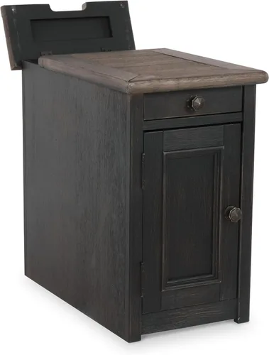 Vista 9 de Signature Design by Ashley Tyler Creek - Mesa auxiliar rústica para silla con bandeja extraíble y puertos USB, color marrón