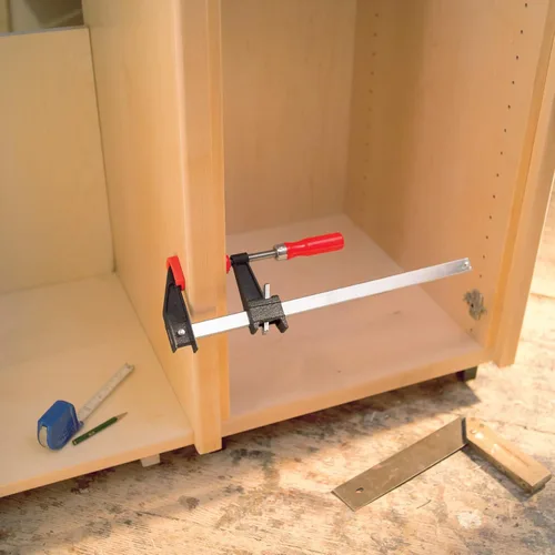 Vista 5 de BESSEY GSCC4PK-C Juego de abrazaderas para carpintería, estilo F con mango de madera, almohadillas reemplazables, 2 x 6 pulgadas y 2 x 12 pulgadas