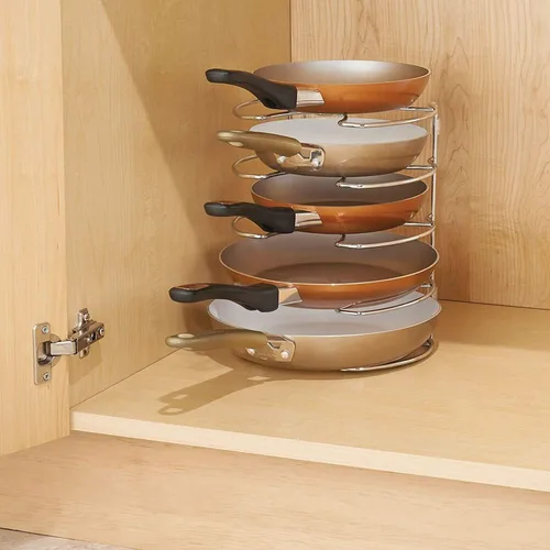 Vista 4 de InterDesign Classico - Organizador de almacenamiento de gabinete de cocina para sartenes y sartenes, vertical, cromado