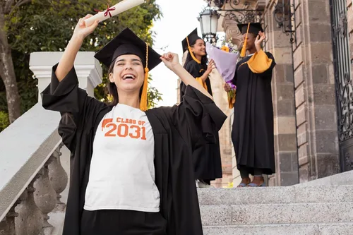 Vista 9 de Class of 2031 Iron On Decal, Graduation Shirt Transfer, Graduate Tshirt Patch, DIY Crafts, Graduation Cap, Pick Size and Color, Iron-On Almost Black