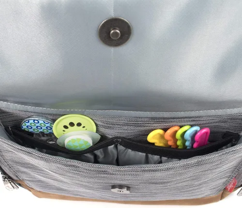 Vista 6 de Fisher-Price Mochila para pañales con cordón y bolsillo para toallitas, compartimento aislado para botellas, correas para cochecito