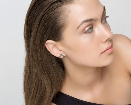 Vista 8 de Emmanuela - Aretes de aro texturizados en forma de V, plata de ley 925 chapada en oro, estilo minimalista, moderno, sexy, hipoalergénicos y sin