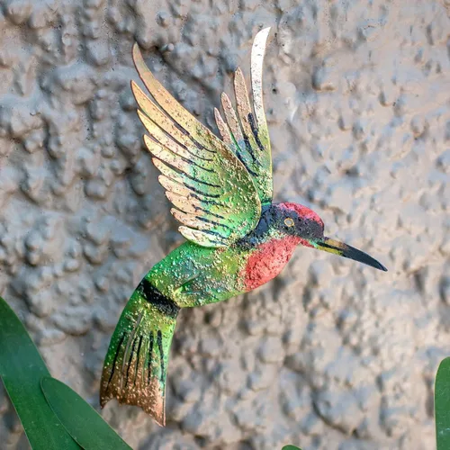 Vista 2 de NOVICA Mural de pared pintado a mano con recortes de hierro verde, 7.75 pulgadas de alto, 'Colibrí Esmeralda