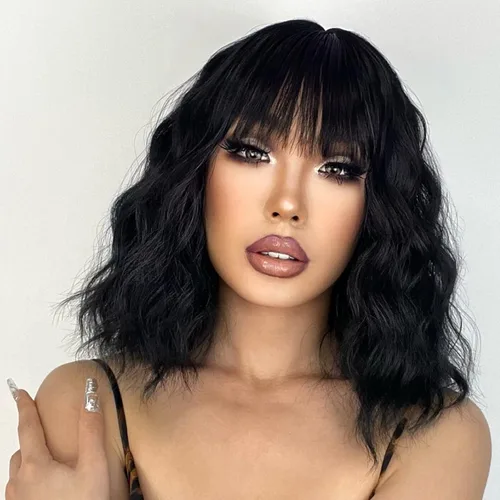 Vista 5 de Peluca corta negra con flequillo, pelucas cortas negras onduladas naturales para mujer, peluca negra ondulada con flequillo, pelucas sintéticas
