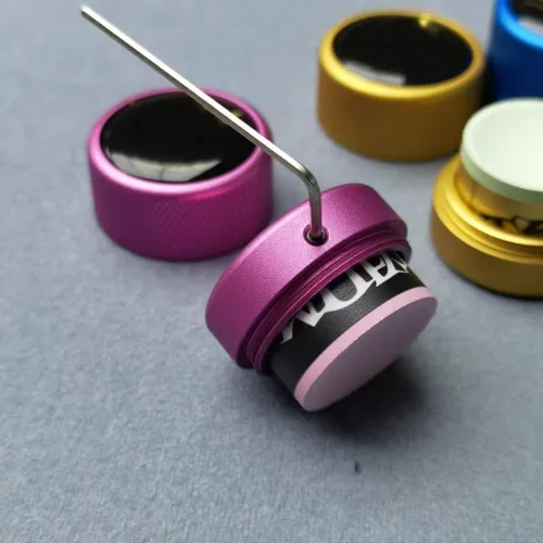 Vista 6 de TAOM - Soporte para tiza de billar, herramienta práctica redonda, accesorios de billar, mini estuche magnético para punta de tiza, contenedor