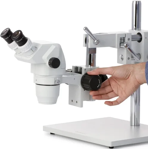 Vista 4 de AmScope Microscopio profesional de zoom estéreo binocular ZM-4B, oculares EW10x, aumento 6.7X-45X, objetivo de zoom 0.67X-4.5X, iluminación