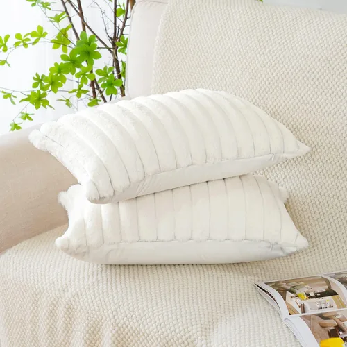 Vista 2 de Soleebee Juego de 2 fundas de cojín decorativo de terciopelo suave y acogedor, fundas de piel sintética de conejo para sofá, cama, silla, cojines