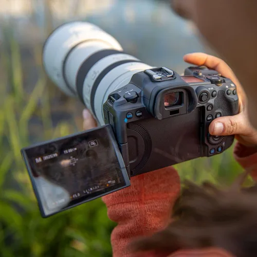 Vista 4 de Canon EOS R5 Cámara sin espejo (solo cuerpo), Cámara híbrida de marco completo, Video 8K, Sensor CMOS de 45 megapíxeles, Procesador de imagen DIGIC