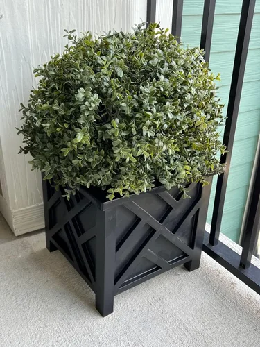 Vista 3 de Árbol de arbustos artificiales en maceta en forma de bola de boj de 24 pulgadas para hogar y jardín (1 unidad)