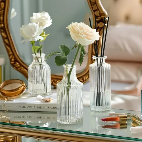 Vista 4 de ComSaf Juego de jarrones de brotes de vidrio de 3, jarrones de flores pequeños a granel, jarrones mini acanalados para centros de mesa, jarrón