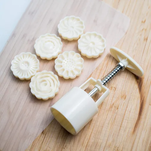 Vista 2 de Molde de prensa de galletas para pastel de luna a presión de mano con 6 patrones de modo para 1 juego – 1.76 oz de sello de galletas Mooncake Mold