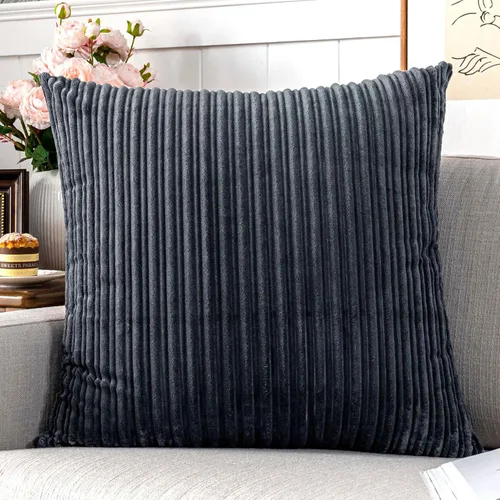 Vista 13 de UGASA - Fundas de almohada decorativas de terciopelo suave y sólidas de Navidad para sala de estar/sofá, 16 x 16 pulgadas, 2 unidades, color burdeos