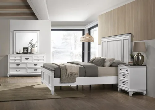 Vista 4 de Juego de recámara de madera Clelane con cama Queen, tocador, espejo, dos mesitas de noche y cajonera con panel de shiplap en blanco desgastado