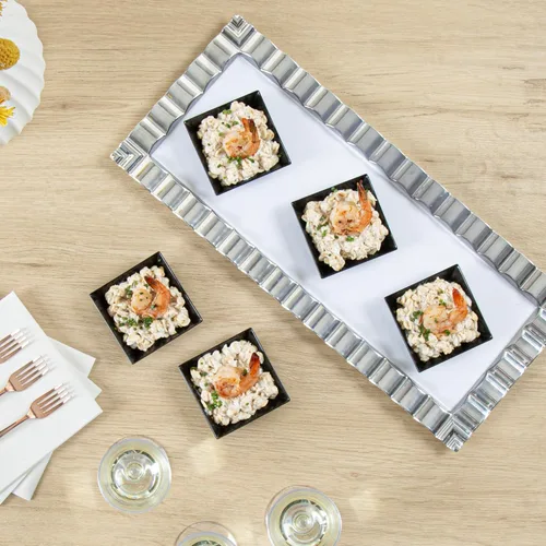 Vista 6 de Restaurantware Mini platos de degustación de 2.5 x 2.5 pulgadas, 100 platos cuadrados desechables de plástico, platos de plástico negro duraderos