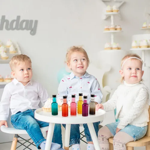 Vista 3 de 208 mini botellas de licor de plástico de 1.7 onzas, botella de alcohol vacía con tapa de rosca negra, recipiente pequeño para salsa picante de vino