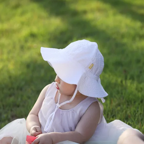 Vista 4 de Sombreros de ala ancha para bebés y niños pequeños, protección solar UPF 50+, lindo sombrero ajustable en sirsaca