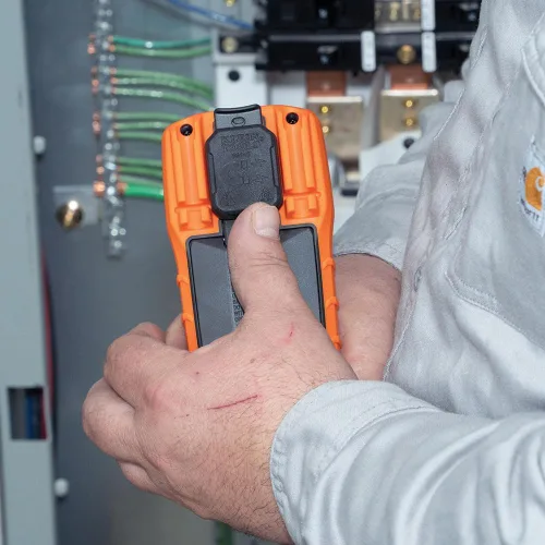 Vista 9 de Klein Tools Multímetro digital MM420, multímetro TRMS de rango automático, voltaje CA/CC de 600V, corriente CA/CC 10A, resistencia de 50 MOhms