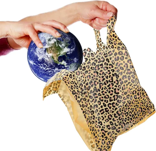 Vista 5 de Outus 50 bolsas de plástico con estampado de leopardo, estampado de guepardo, bolsas de regalo con doble impresión de leopardo, bolsa con asa