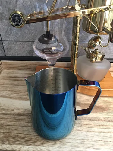 Vista 2 de Jarra de espuma de leche de 20 onzas, taza de acero inoxidable perfecta para arte con leche, máquina de café expreso, cafetera de capuchino, Azul