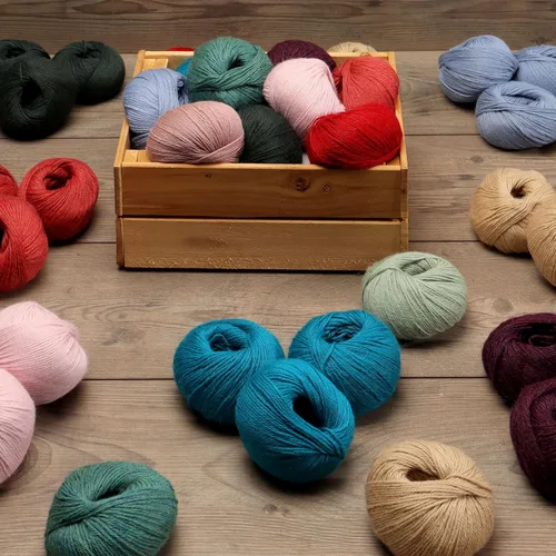 Vista 8 de Juego de 3 madejas de hilo de lana 100% de alpaca bebé (150 gramos) peso DK - Hecho en Perú - Celestialmente suave y perfecto para tejer y hacer Gris