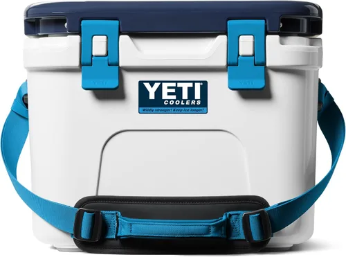 Vista 31 de YETI Roadie 15 - Enfriador duro con correa de hombro DoubleDuty