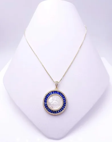 Vista 2 de Collar de medalla milagrosa de madre perla para mujer cadena chapada en oro de 18 quilates M Cristal Chapado en oro